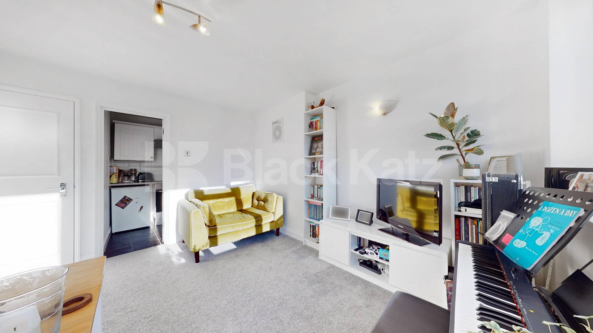 Modern Apartment Broadhurst Gardens, West Hampstead